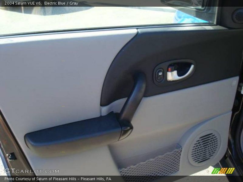 Electric Blue / Gray 2004 Saturn VUE V6