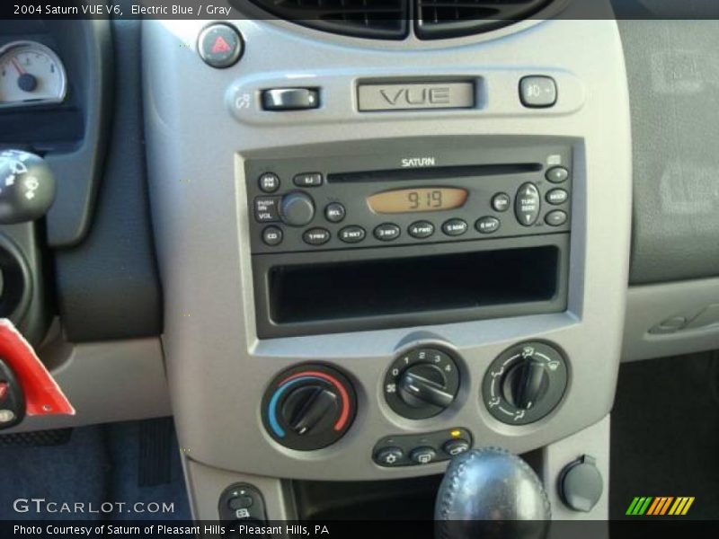 Electric Blue / Gray 2004 Saturn VUE V6