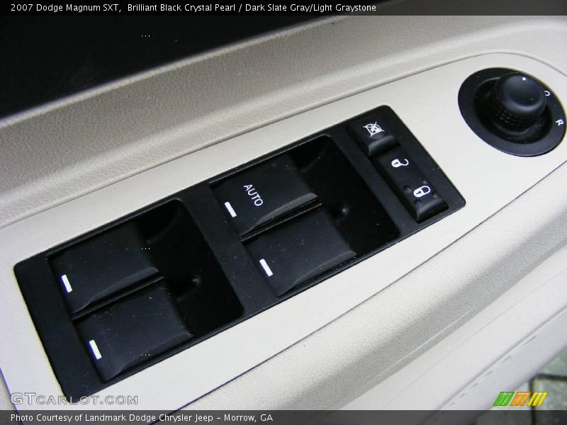 Brilliant Black Crystal Pearl / Dark Slate Gray/Light Graystone 2007 Dodge Magnum SXT