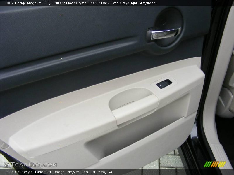 Brilliant Black Crystal Pearl / Dark Slate Gray/Light Graystone 2007 Dodge Magnum SXT