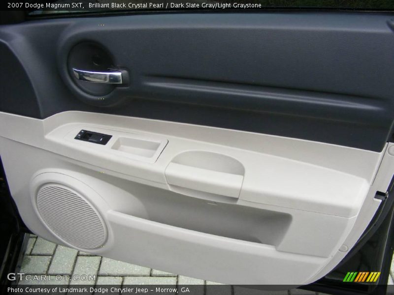 Brilliant Black Crystal Pearl / Dark Slate Gray/Light Graystone 2007 Dodge Magnum SXT