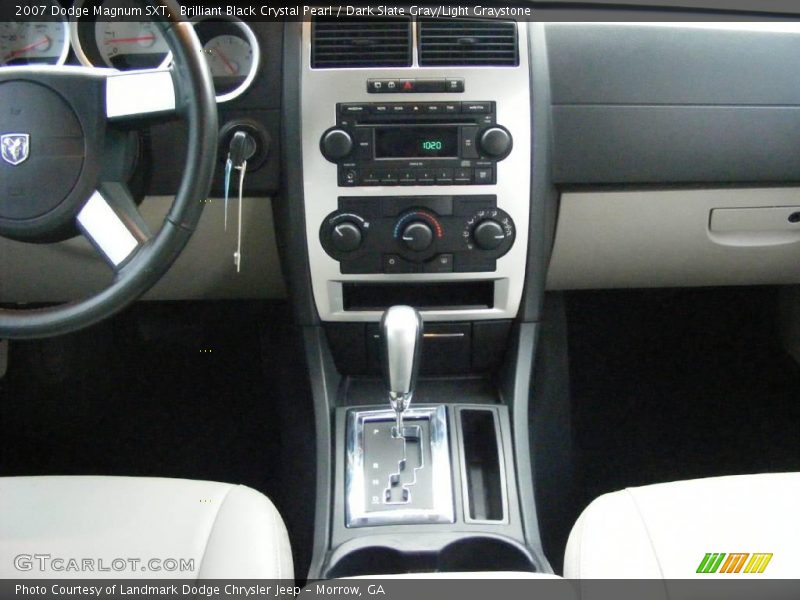 Brilliant Black Crystal Pearl / Dark Slate Gray/Light Graystone 2007 Dodge Magnum SXT