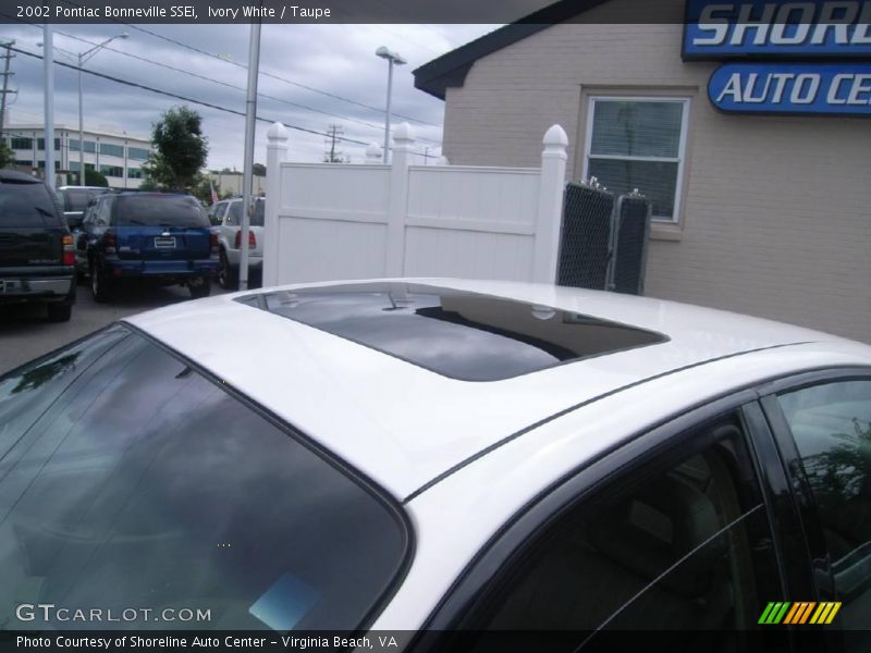Ivory White / Taupe 2002 Pontiac Bonneville SSEi