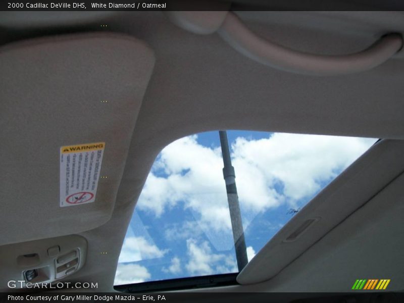 White Diamond / Oatmeal 2000 Cadillac DeVille DHS