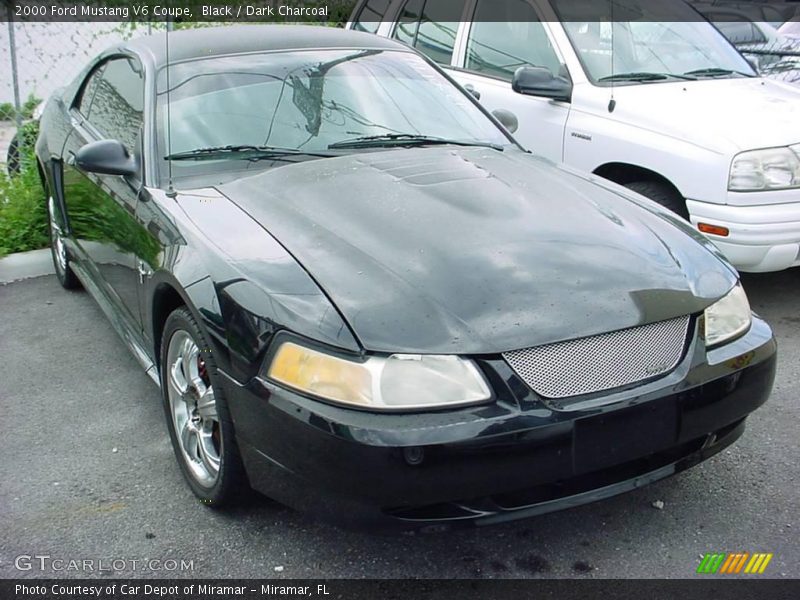 Black / Dark Charcoal 2000 Ford Mustang V6 Coupe