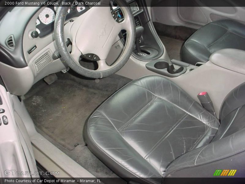 Black / Dark Charcoal 2000 Ford Mustang V6 Coupe