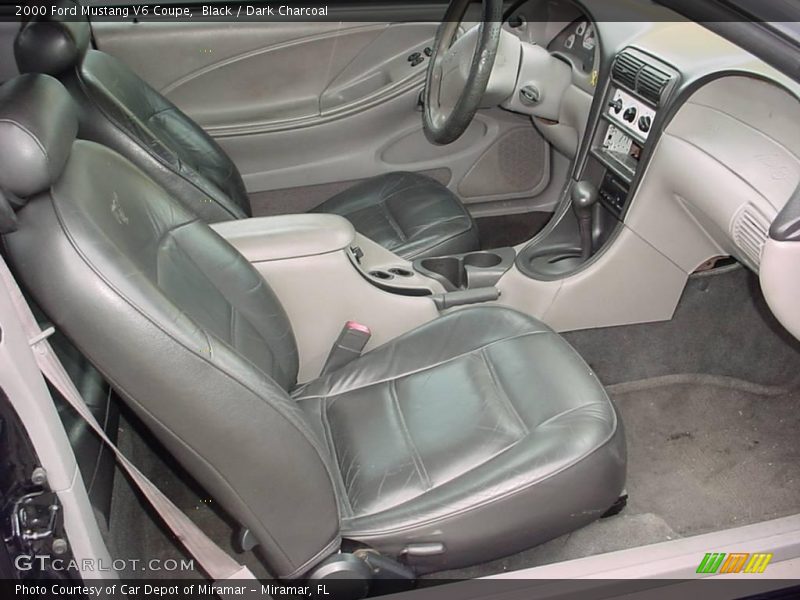 Black / Dark Charcoal 2000 Ford Mustang V6 Coupe