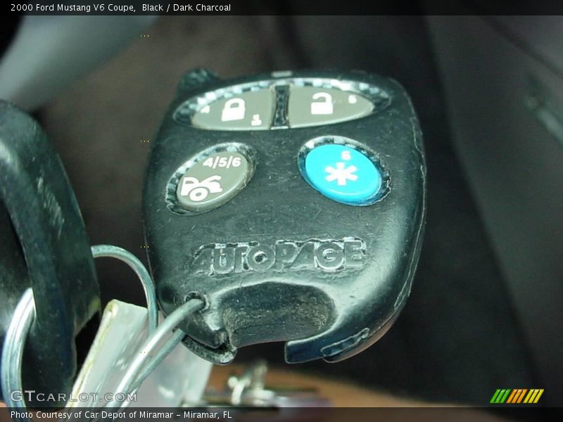 Black / Dark Charcoal 2000 Ford Mustang V6 Coupe