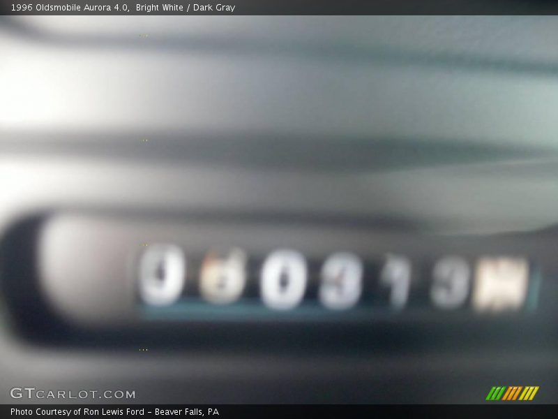Bright White / Dark Gray 1996 Oldsmobile Aurora 4.0