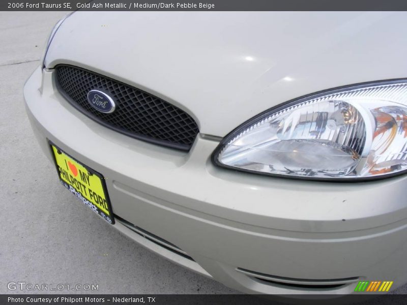 Gold Ash Metallic / Medium/Dark Pebble Beige 2006 Ford Taurus SE