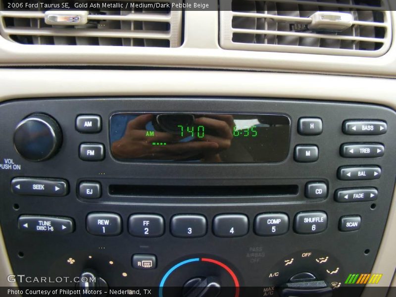 Gold Ash Metallic / Medium/Dark Pebble Beige 2006 Ford Taurus SE