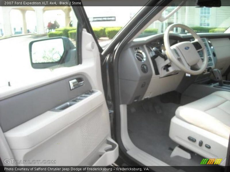 Black / Stone 2007 Ford Expedition XLT 4x4