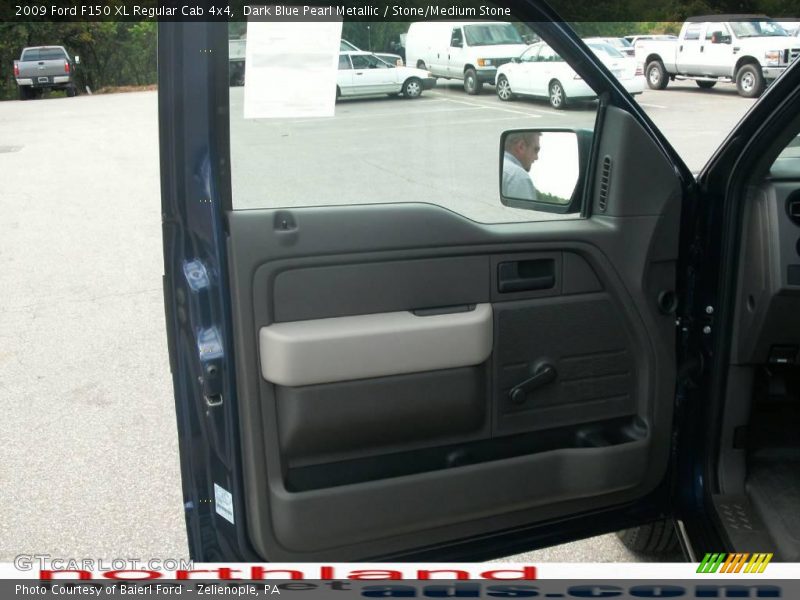 Dark Blue Pearl Metallic / Stone/Medium Stone 2009 Ford F150 XL Regular Cab 4x4