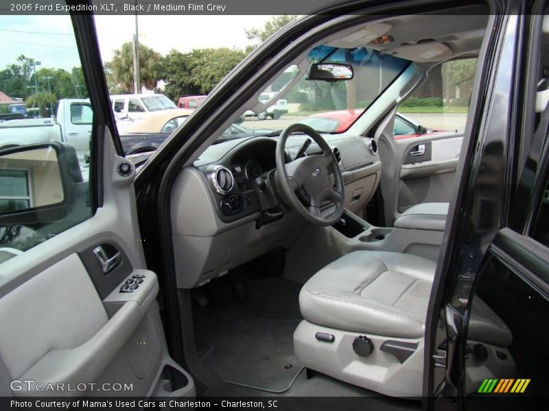 Black / Medium Flint Grey 2006 Ford Expedition XLT