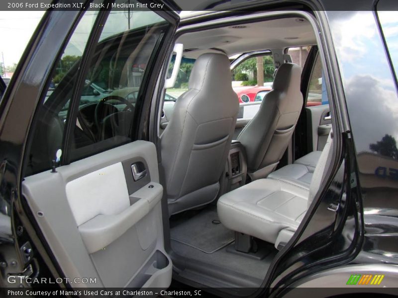 Black / Medium Flint Grey 2006 Ford Expedition XLT