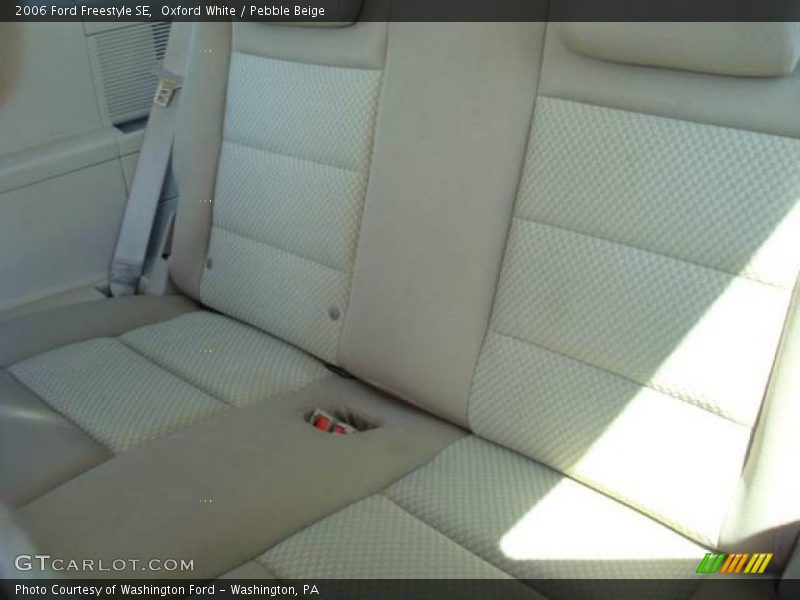 Oxford White / Pebble Beige 2006 Ford Freestyle SE