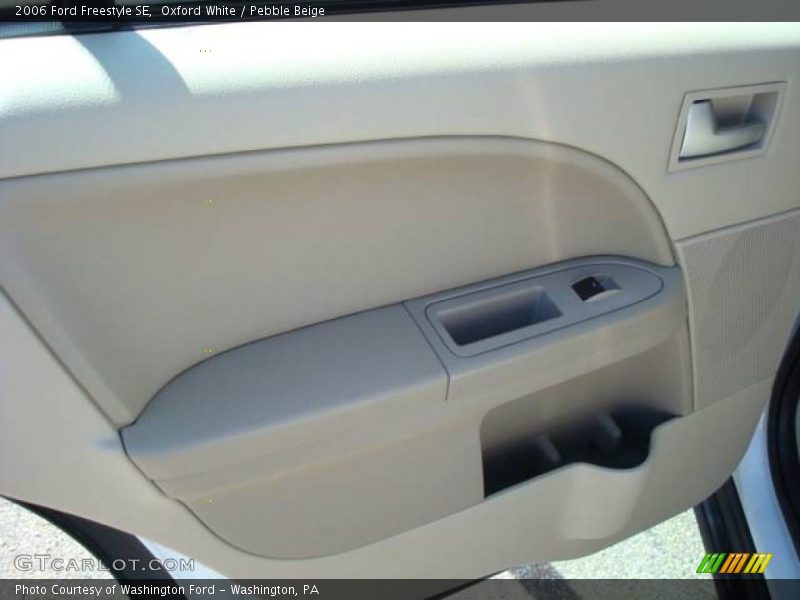 Oxford White / Pebble Beige 2006 Ford Freestyle SE
