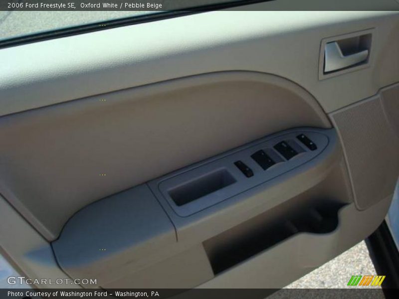 Oxford White / Pebble Beige 2006 Ford Freestyle SE