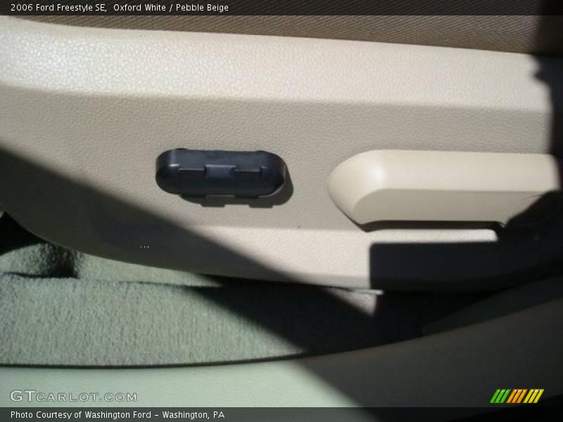 Oxford White / Pebble Beige 2006 Ford Freestyle SE