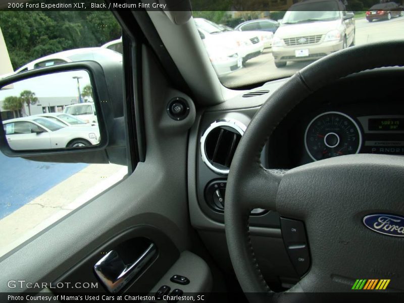 Black / Medium Flint Grey 2006 Ford Expedition XLT