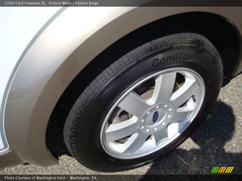 Oxford White / Pebble Beige 2006 Ford Freestyle SE