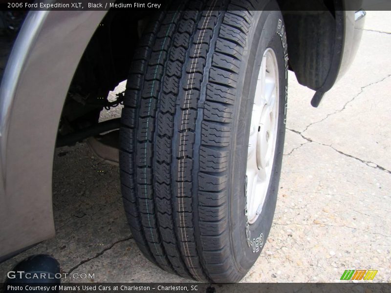 Black / Medium Flint Grey 2006 Ford Expedition XLT