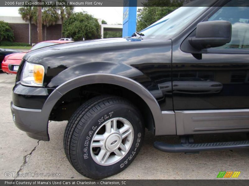 Black / Medium Flint Grey 2006 Ford Expedition XLT