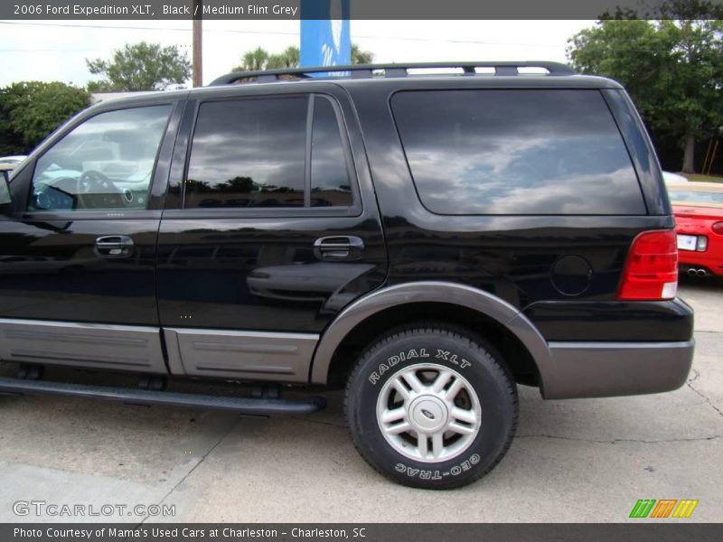Black / Medium Flint Grey 2006 Ford Expedition XLT