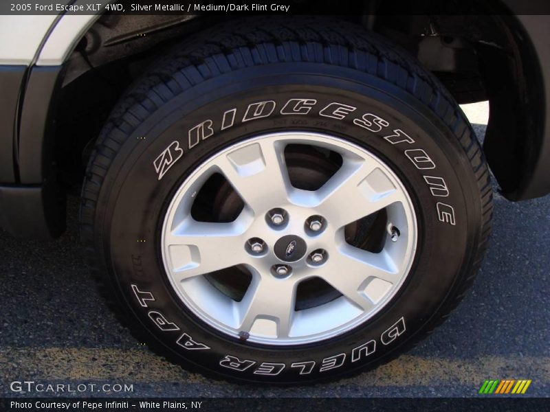 Silver Metallic / Medium/Dark Flint Grey 2005 Ford Escape XLT 4WD