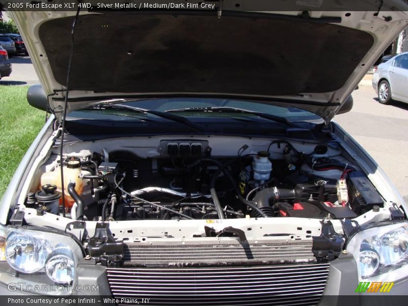 Silver Metallic / Medium/Dark Flint Grey 2005 Ford Escape XLT 4WD