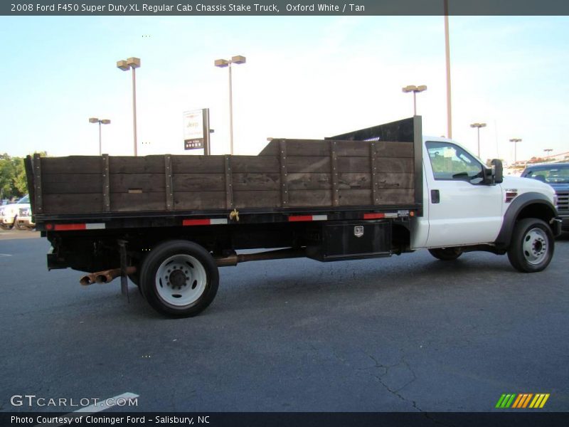 Oxford White / Tan 2008 Ford F450 Super Duty XL Regular Cab Chassis Stake Truck