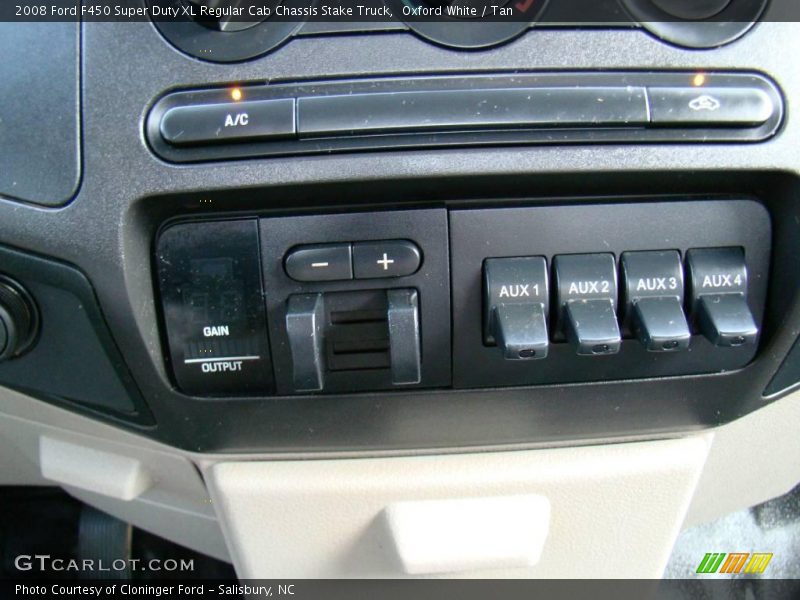 Oxford White / Tan 2008 Ford F450 Super Duty XL Regular Cab Chassis Stake Truck