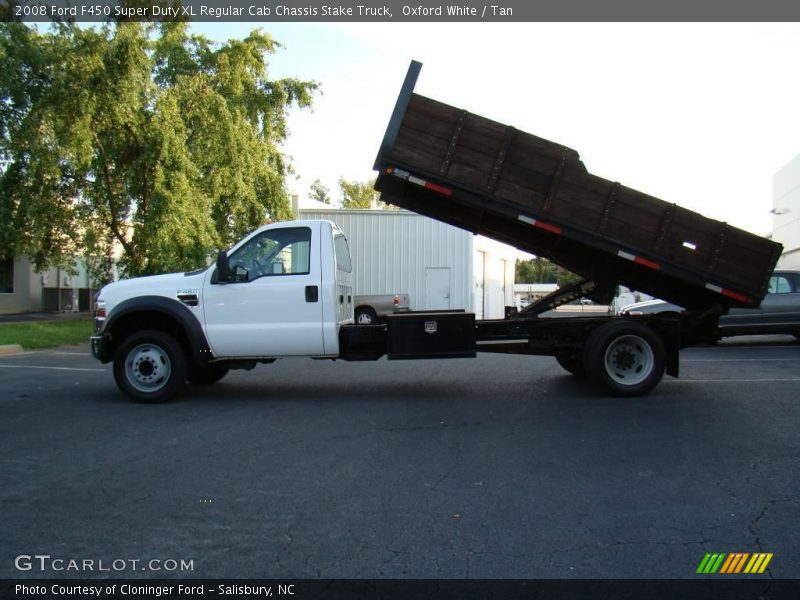 Oxford White / Tan 2008 Ford F450 Super Duty XL Regular Cab Chassis Stake Truck