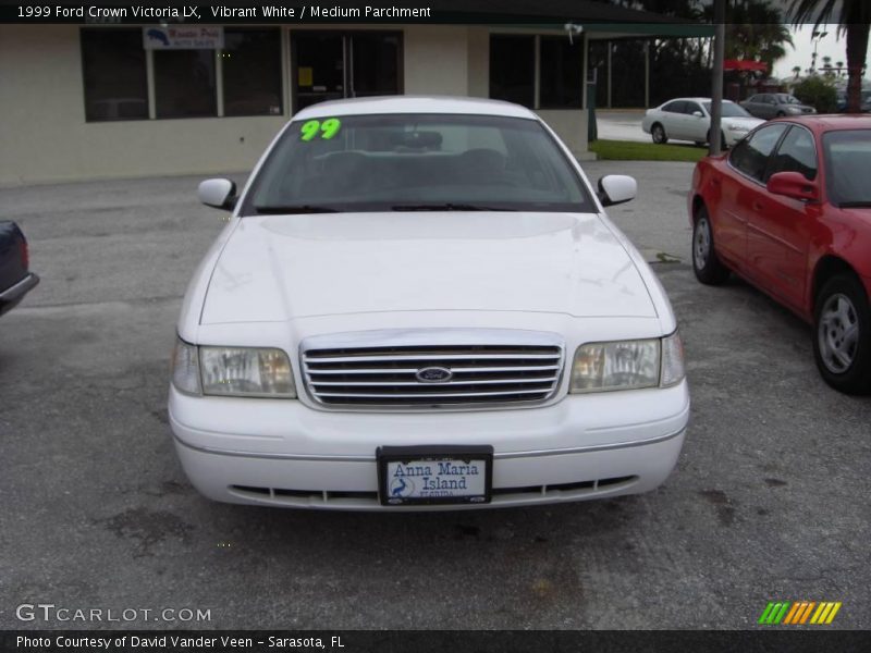 Vibrant White / Medium Parchment 1999 Ford Crown Victoria LX