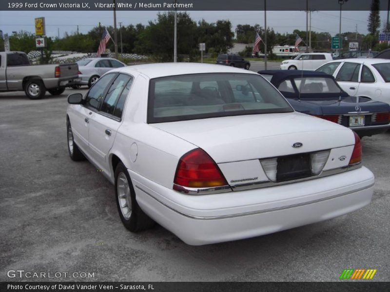 Vibrant White / Medium Parchment 1999 Ford Crown Victoria LX