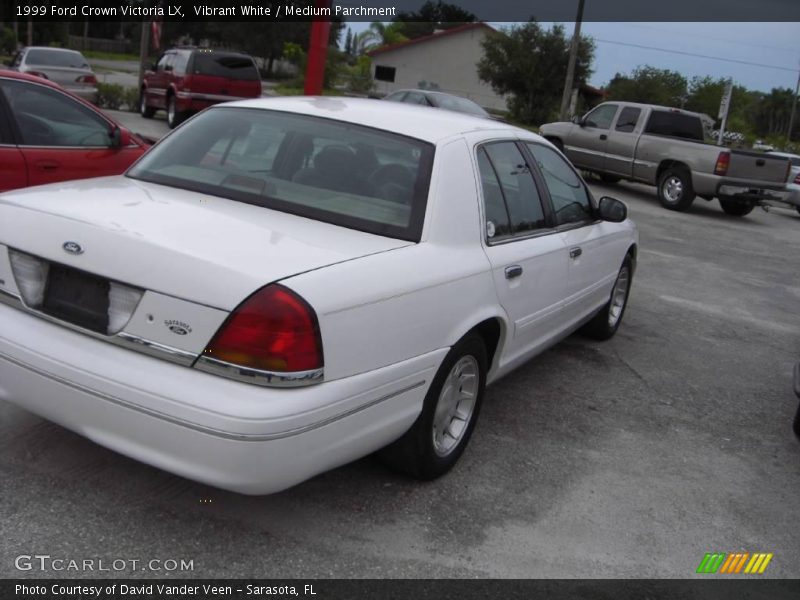 Vibrant White / Medium Parchment 1999 Ford Crown Victoria LX