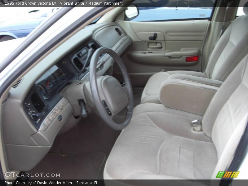 Vibrant White / Medium Parchment 1999 Ford Crown Victoria LX