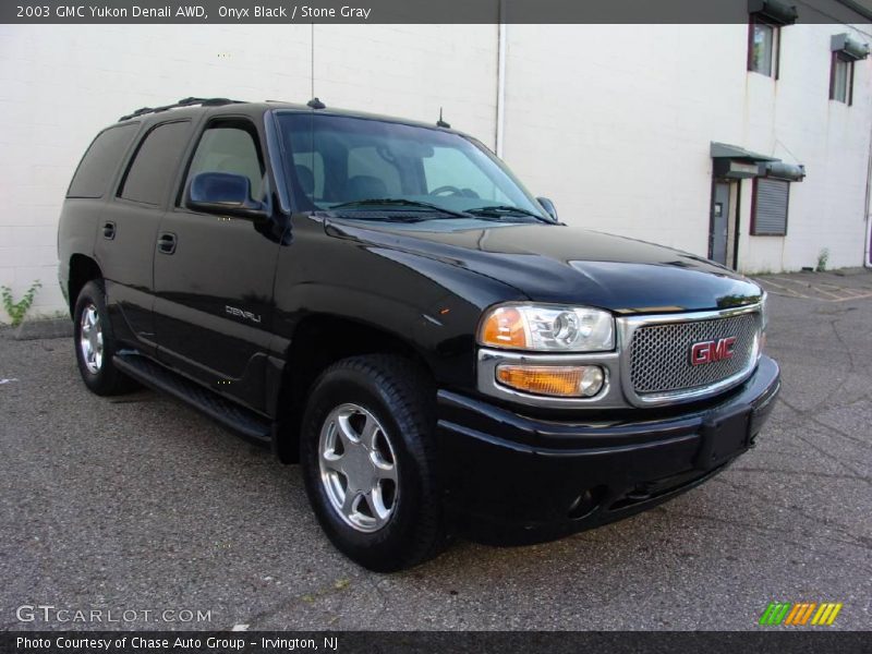 Onyx Black / Stone Gray 2003 GMC Yukon Denali AWD