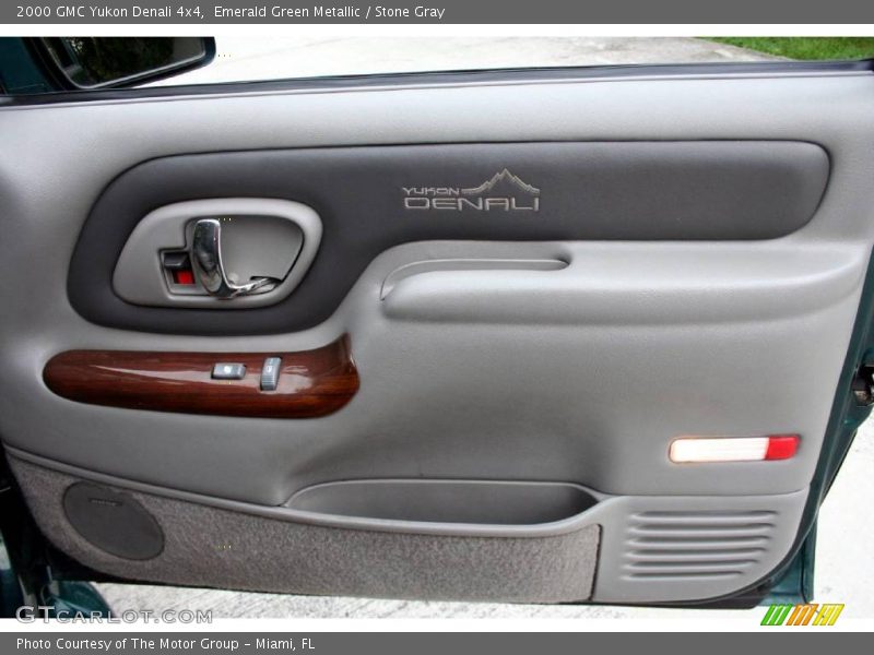 Emerald Green Metallic / Stone Gray 2000 GMC Yukon Denali 4x4