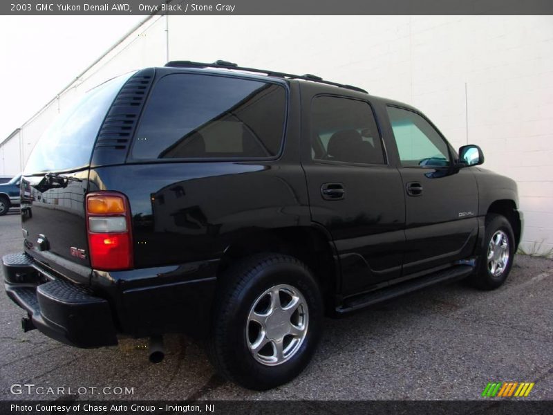 Onyx Black / Stone Gray 2003 GMC Yukon Denali AWD