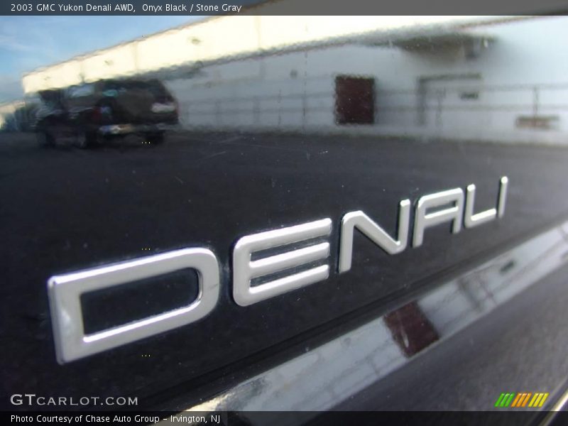 Onyx Black / Stone Gray 2003 GMC Yukon Denali AWD
