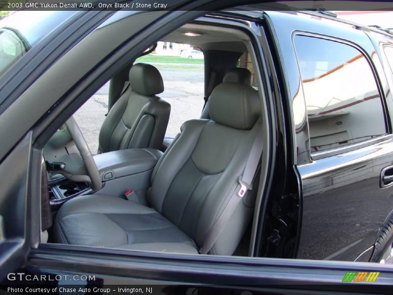 Onyx Black / Stone Gray 2003 GMC Yukon Denali AWD