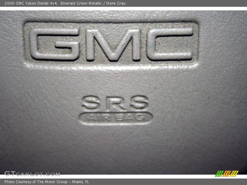 Emerald Green Metallic / Stone Gray 2000 GMC Yukon Denali 4x4