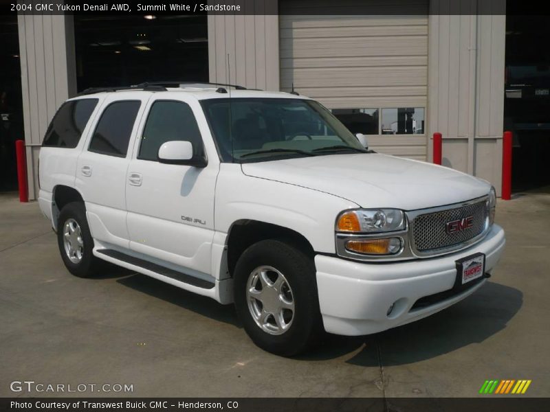 Summit White / Sandstone 2004 GMC Yukon Denali AWD