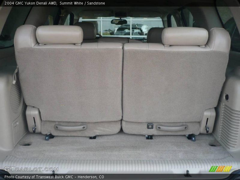 Summit White / Sandstone 2004 GMC Yukon Denali AWD