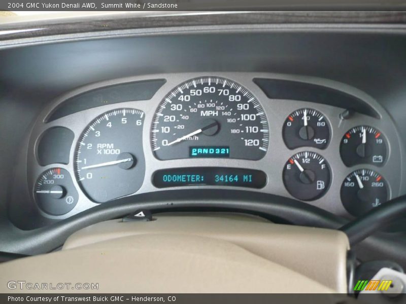 Summit White / Sandstone 2004 GMC Yukon Denali AWD