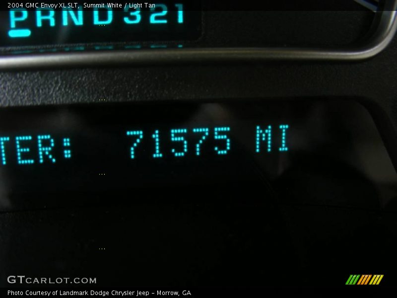 Summit White / Light Tan 2004 GMC Envoy XL SLT