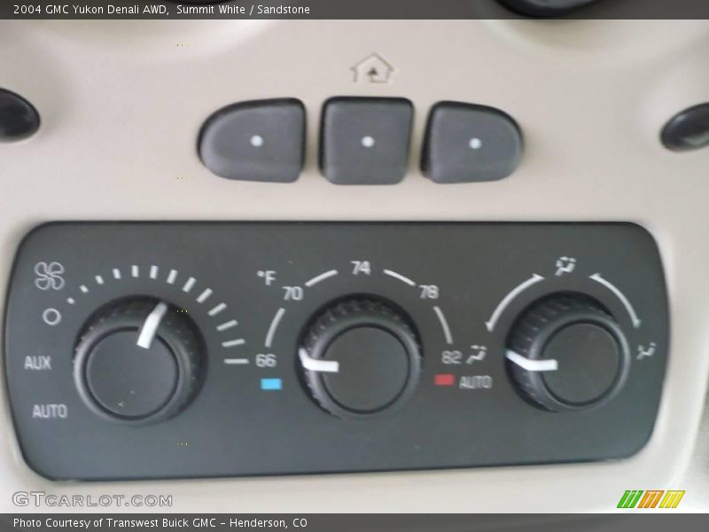 Summit White / Sandstone 2004 GMC Yukon Denali AWD
