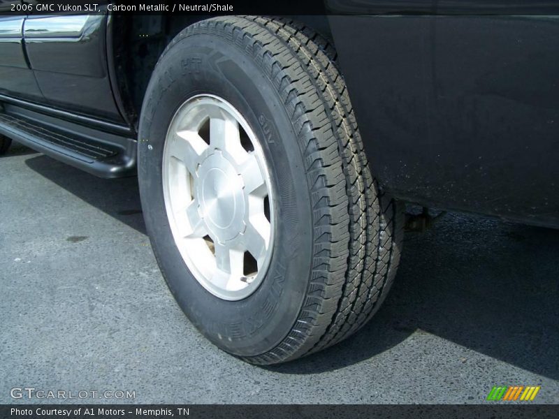 Carbon Metallic / Neutral/Shale 2006 GMC Yukon SLT
