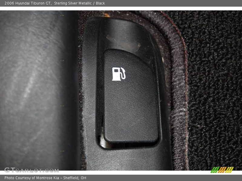 Sterling Silver Metallic / Black 2006 Hyundai Tiburon GT